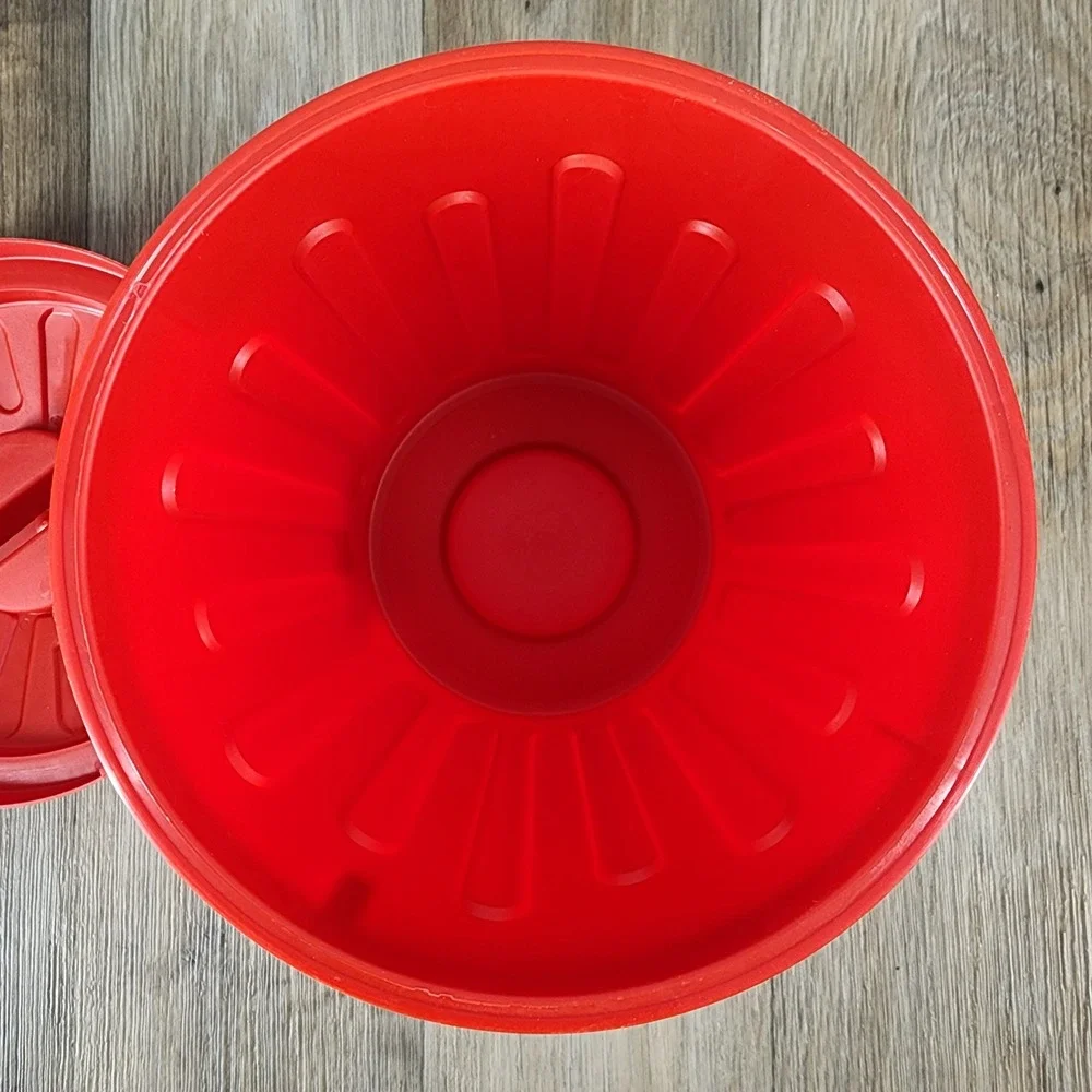Vintage‎ Willow 1.5 Litre Red Plastic Mini Desktop Trash Can Bin with Lid Small